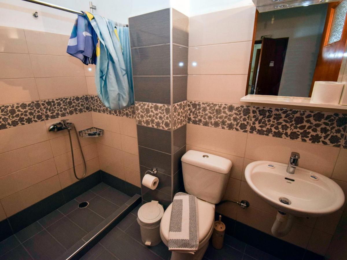 Mega Apartments ติรอส ภายนอก รูปภาพ